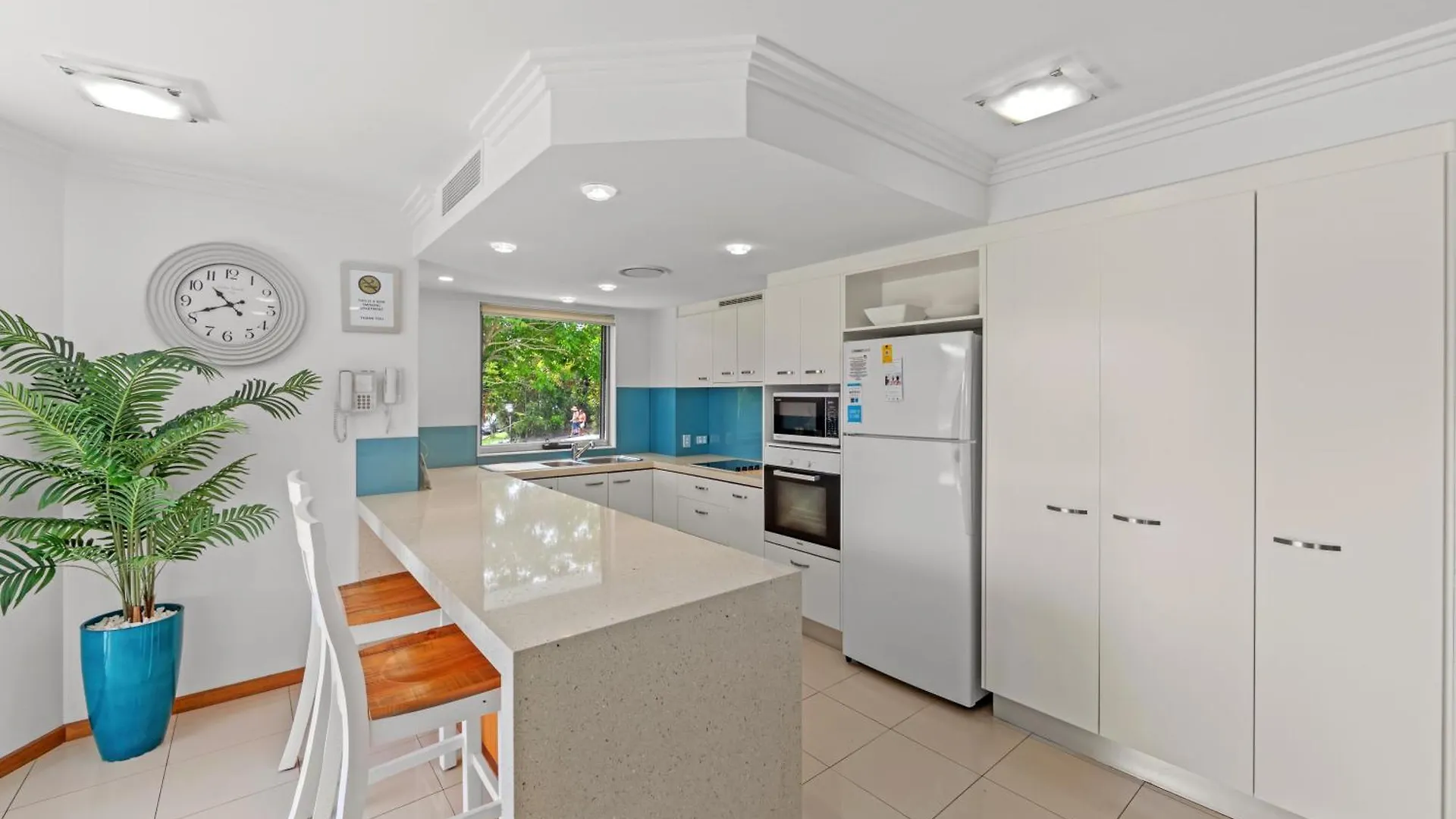 Aparthotel Coolum Seaside Apartments Coolum Beach